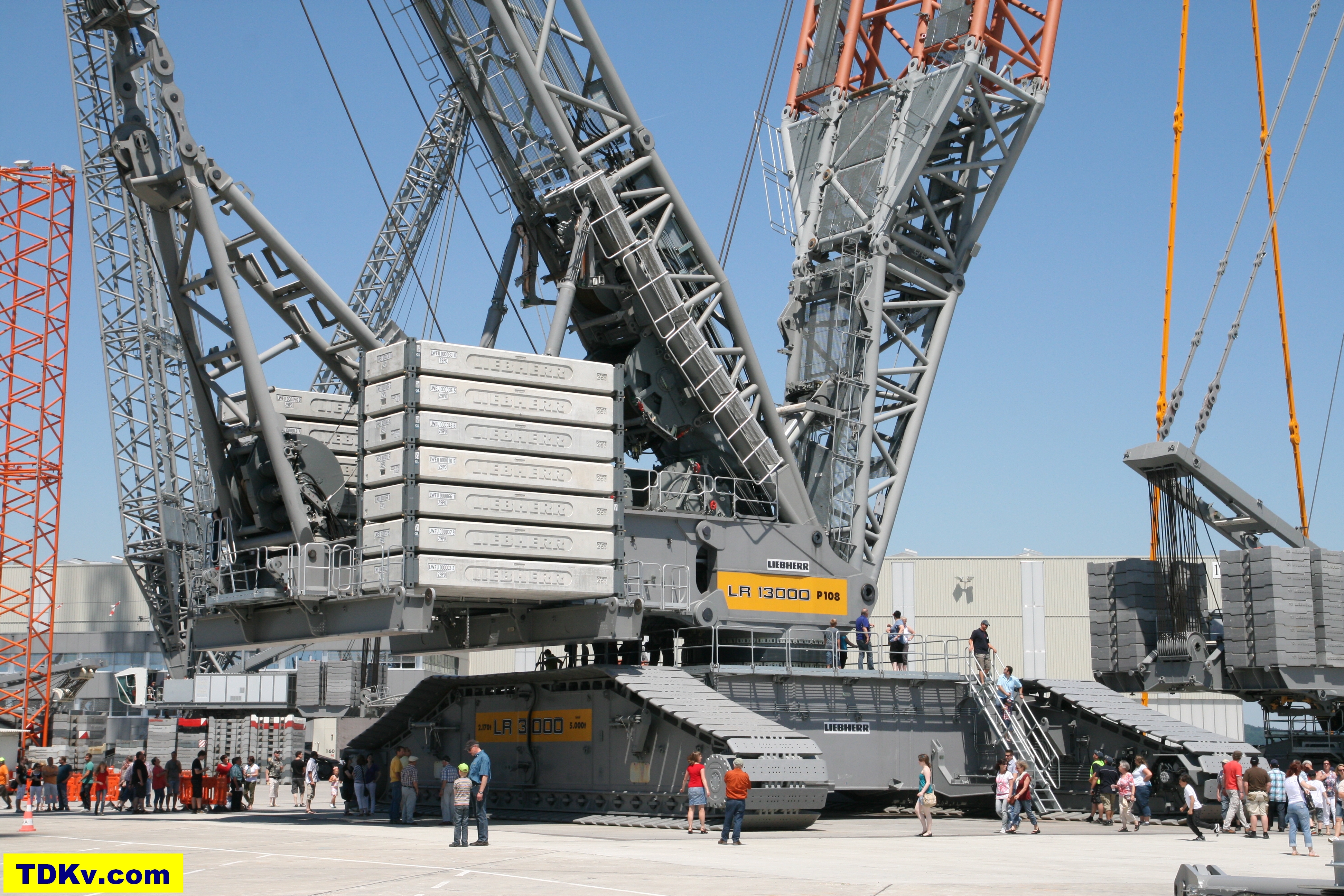 Liebherr LR 13000 crawler crane