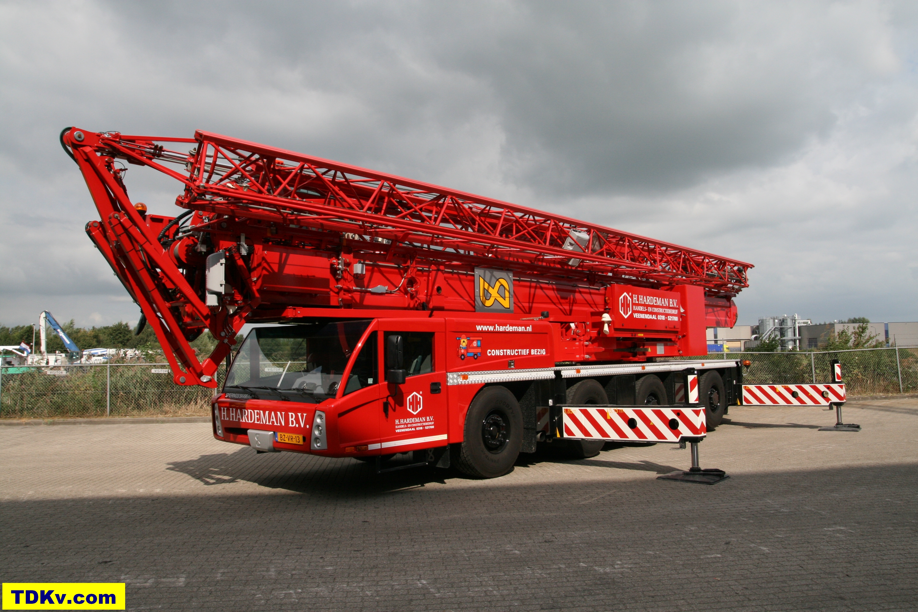 Spierings mobile tower crane SK498-AT4 from Hardeman