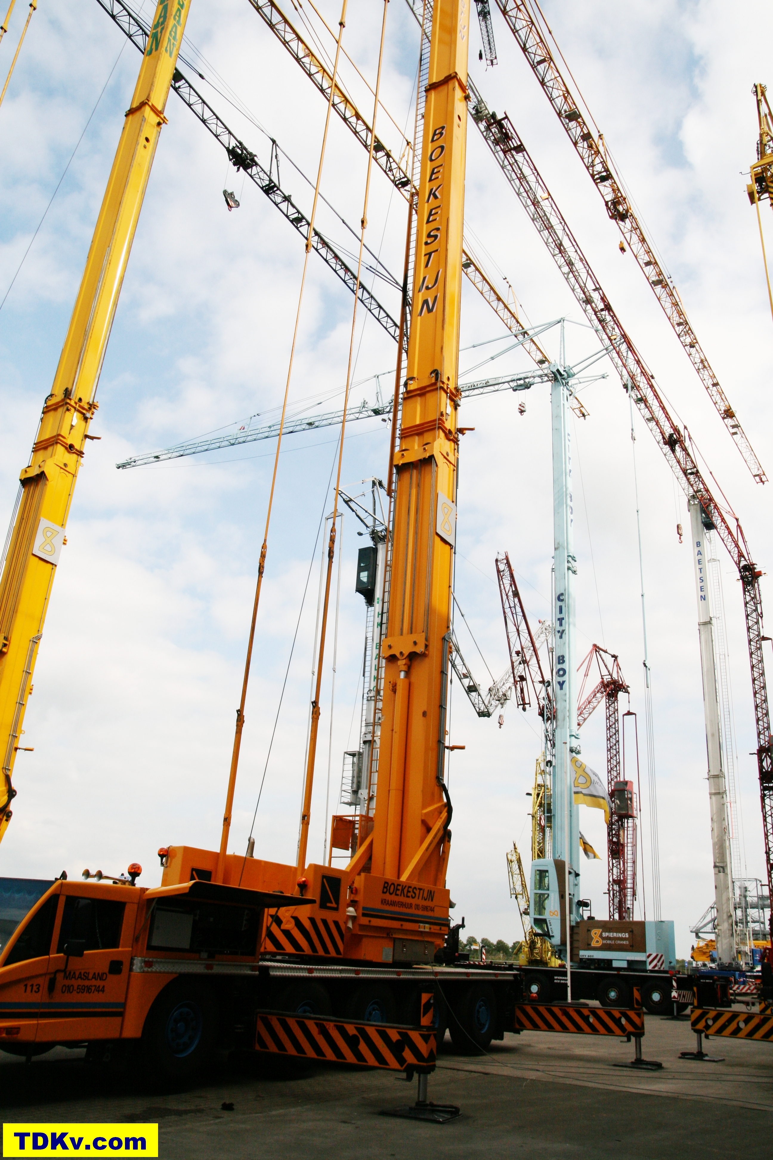 Spierings mobile tower cranes on parade