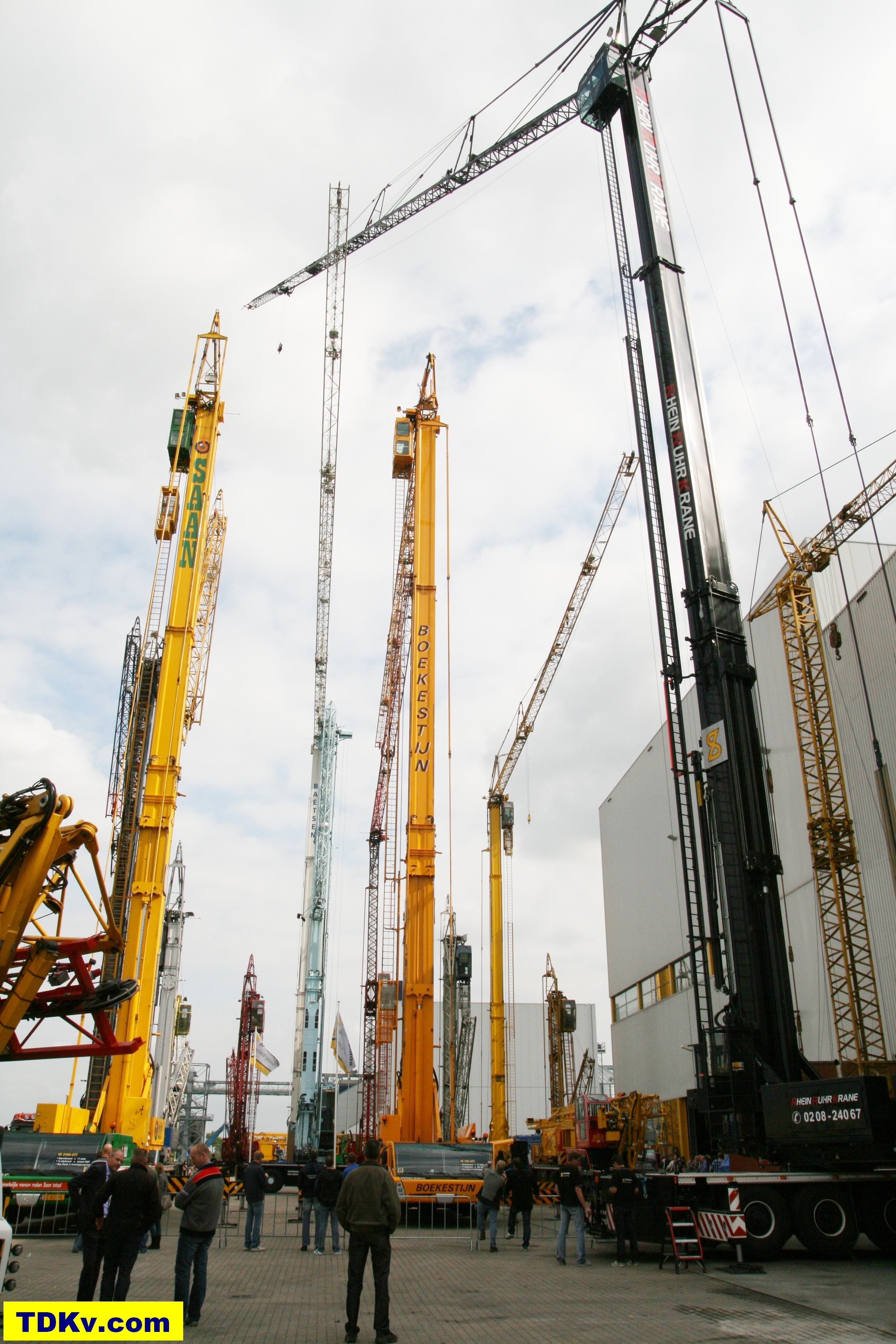 Spierings mobile tower cranes on parade