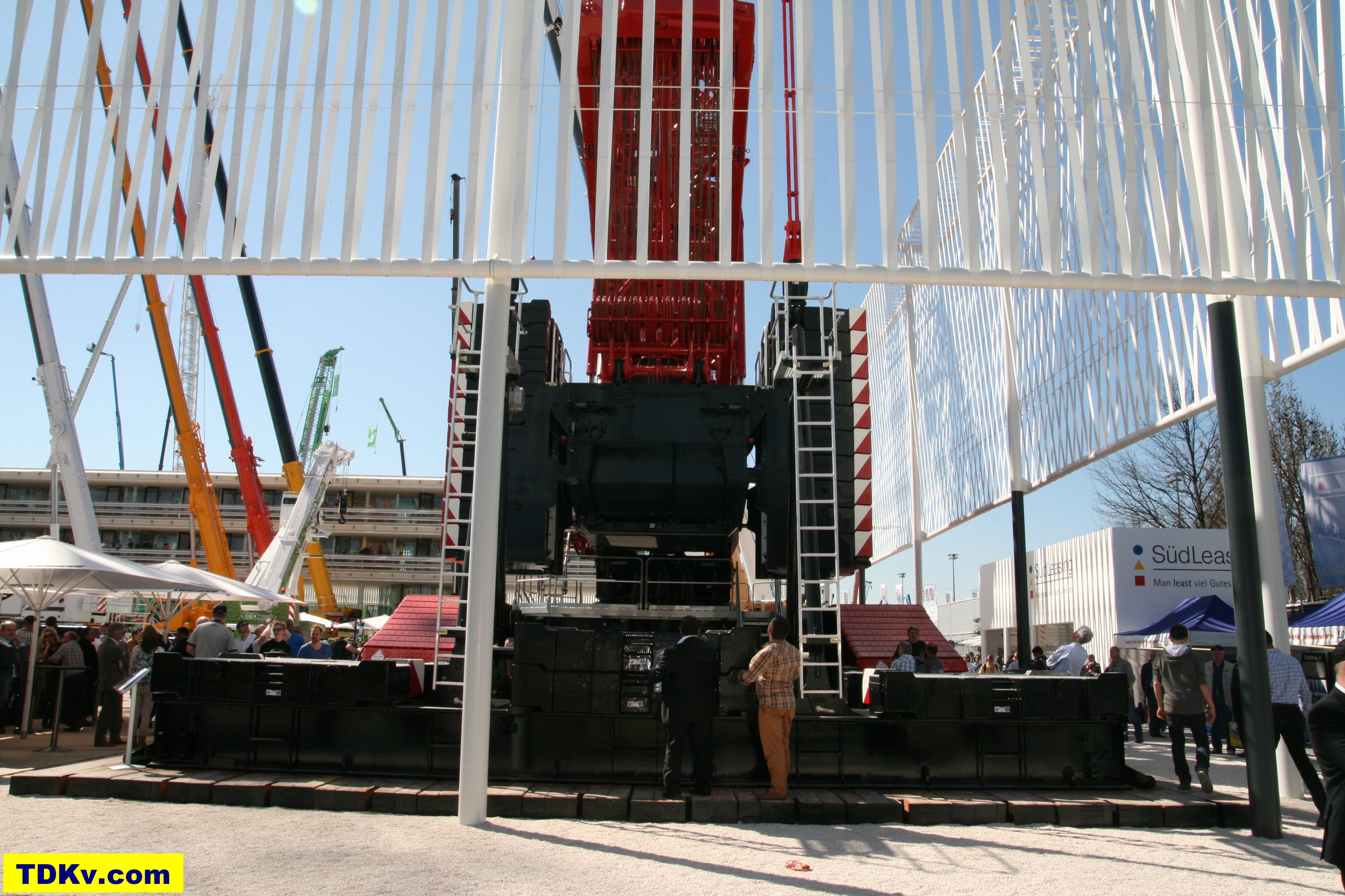 Liebherr LR 11000 crawler crane