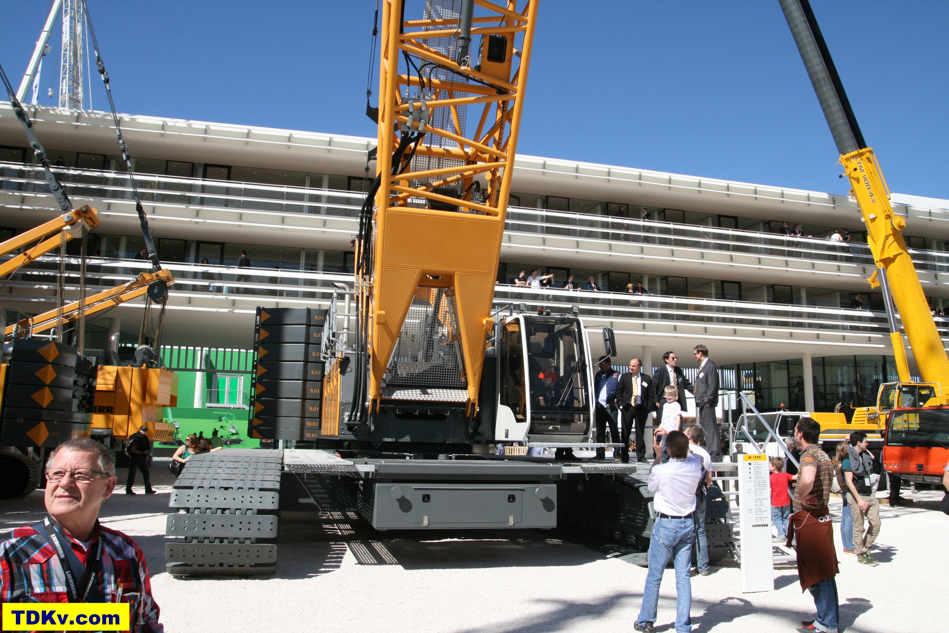 Liebherr LR 1250 crawler crane