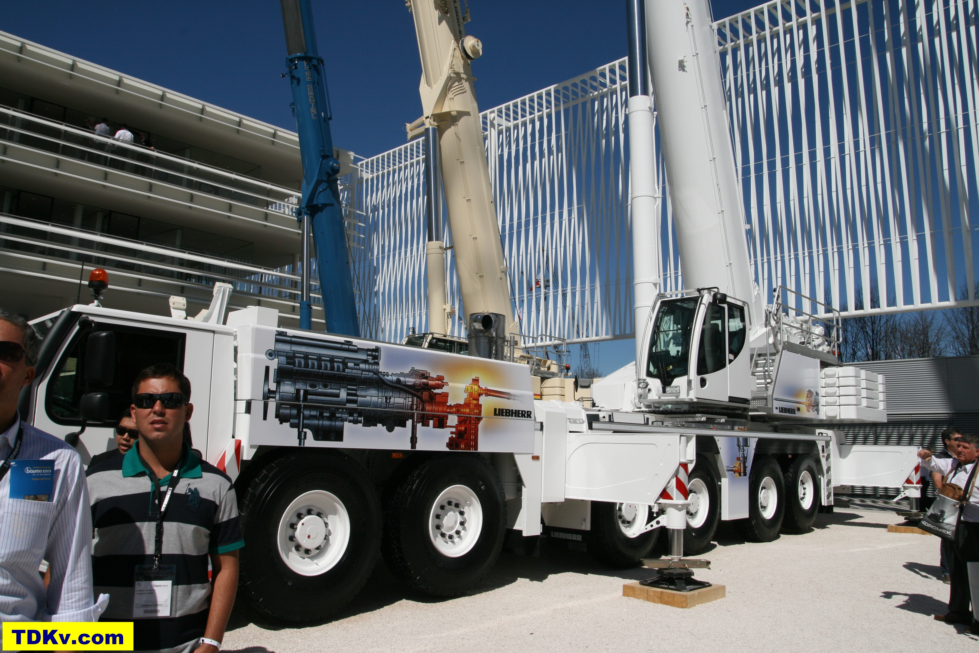 Liebherr LTM 1300-6.2