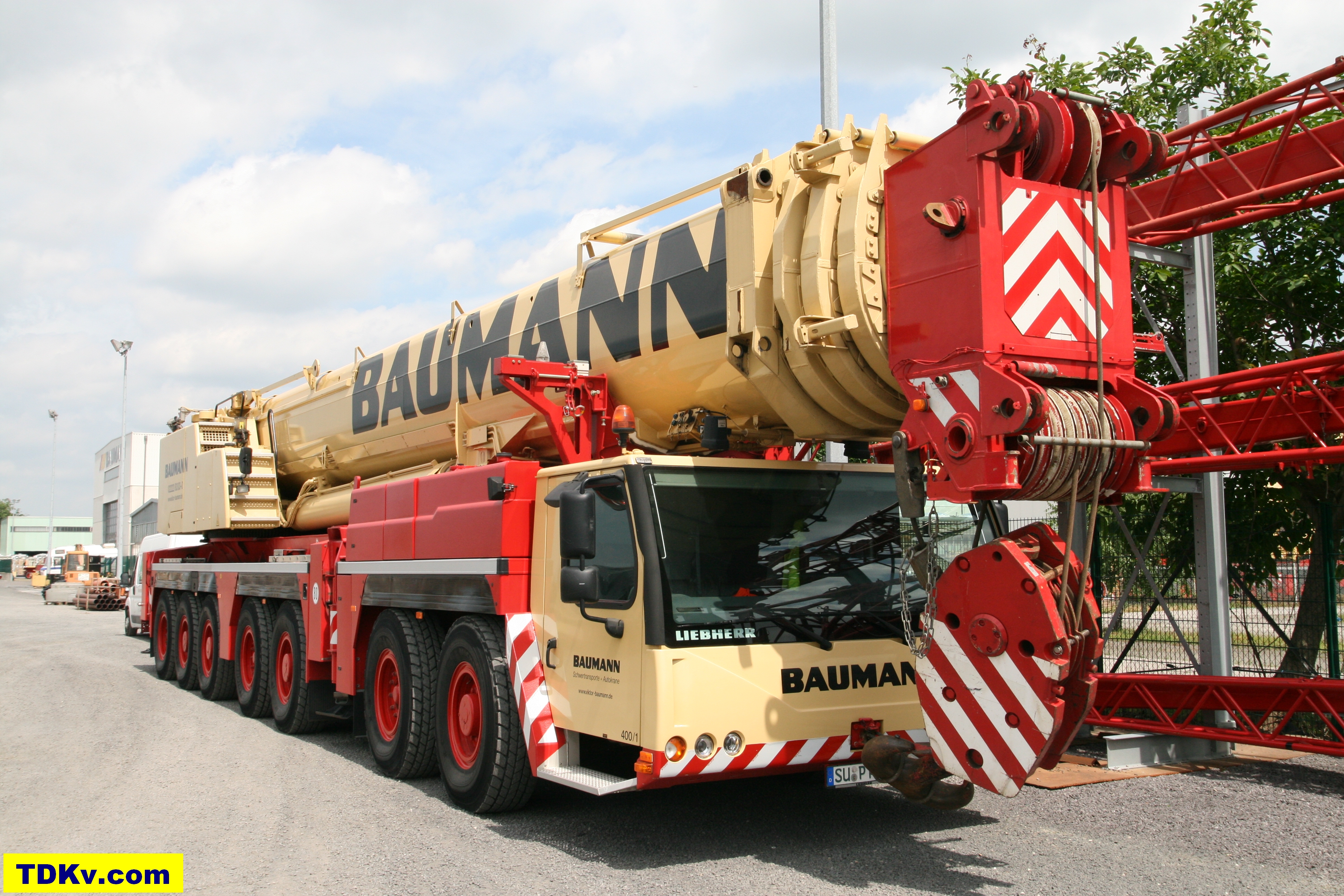 Liebherr LTM 1400-7.1 Baumann