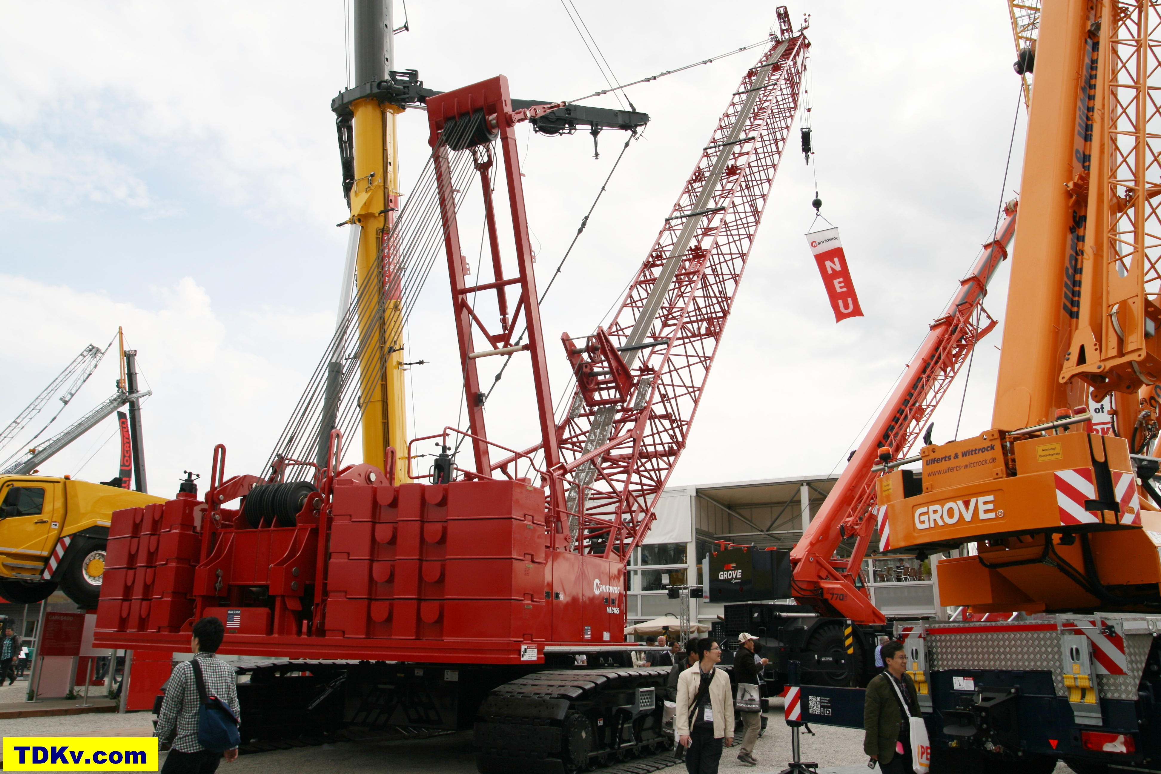 Manitowoc MLC 165 crawler crane