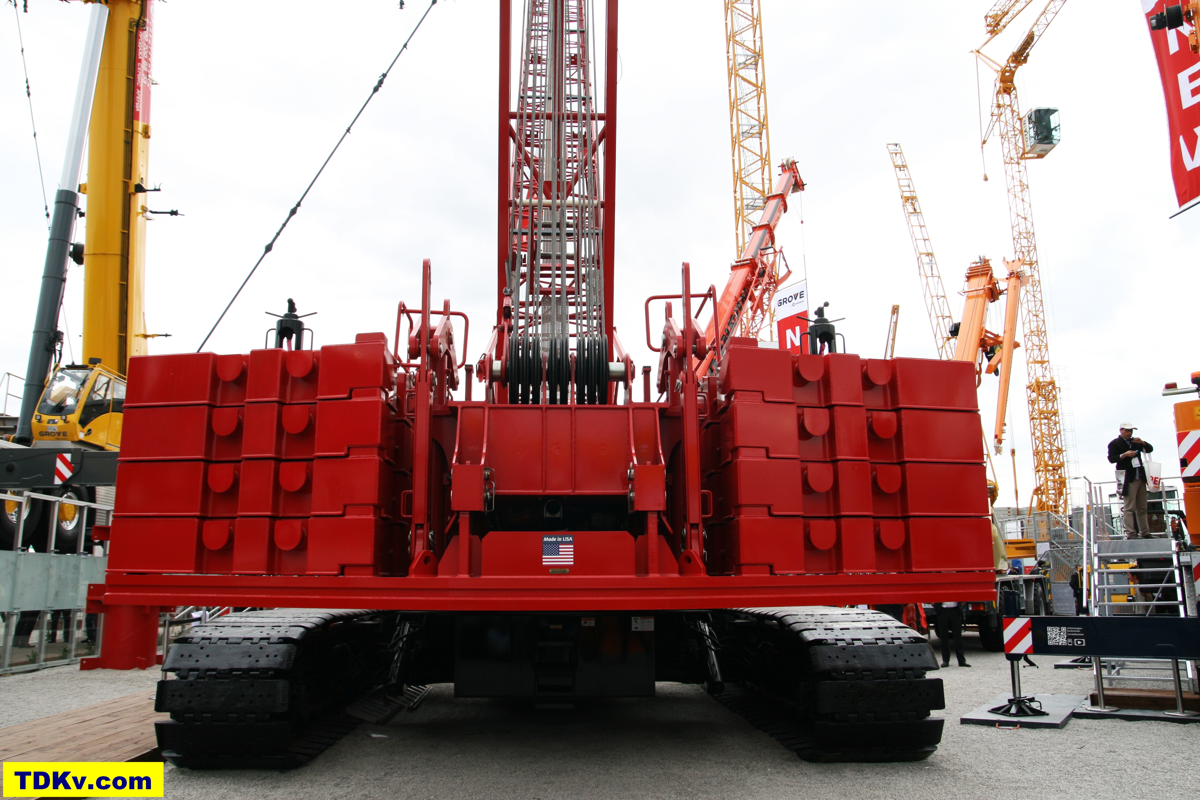 Manitowoc MLC 165 crawler crane